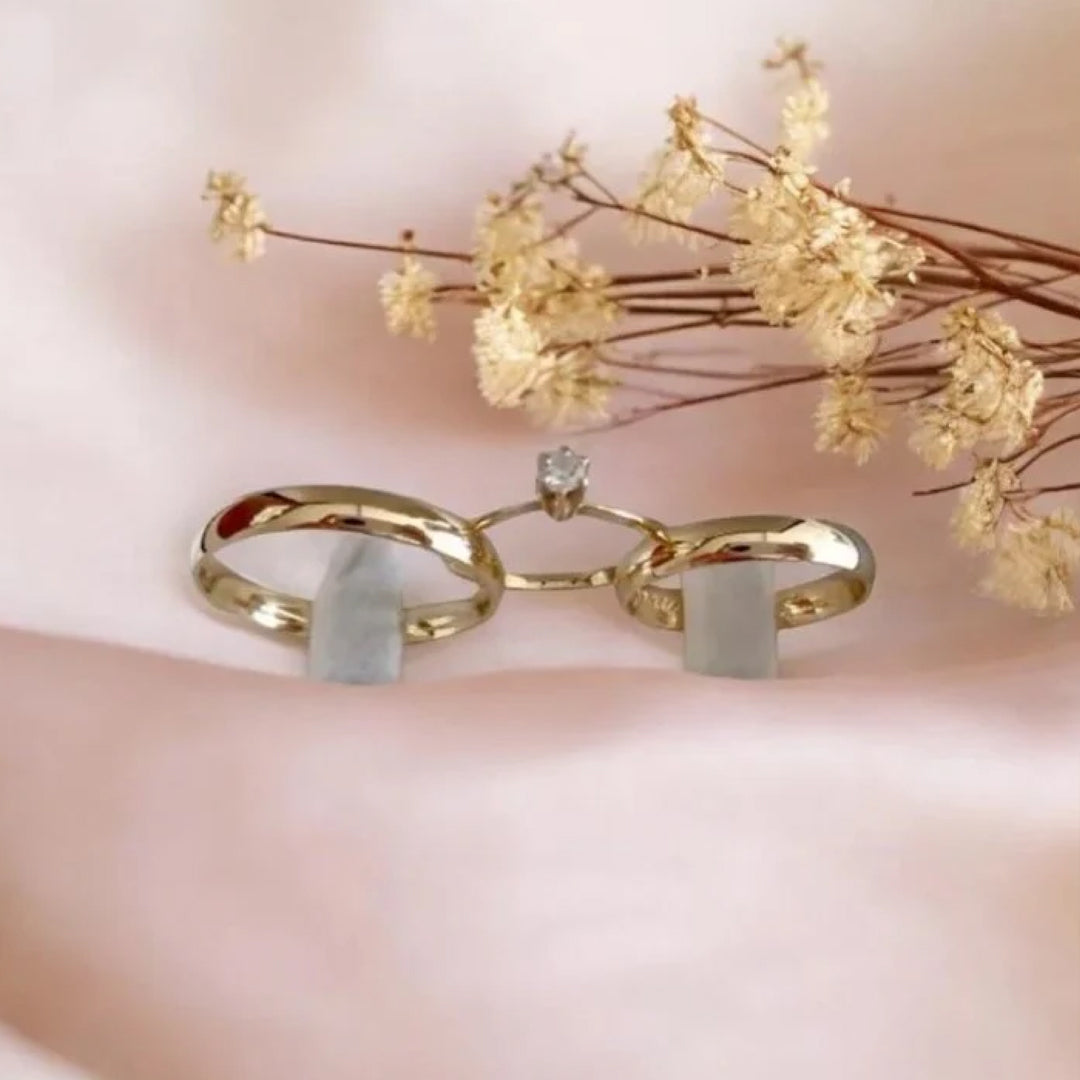 Combo Alianca Casamento Ouro 10K 4Mm 6 Gramas O Par Solitario Liso